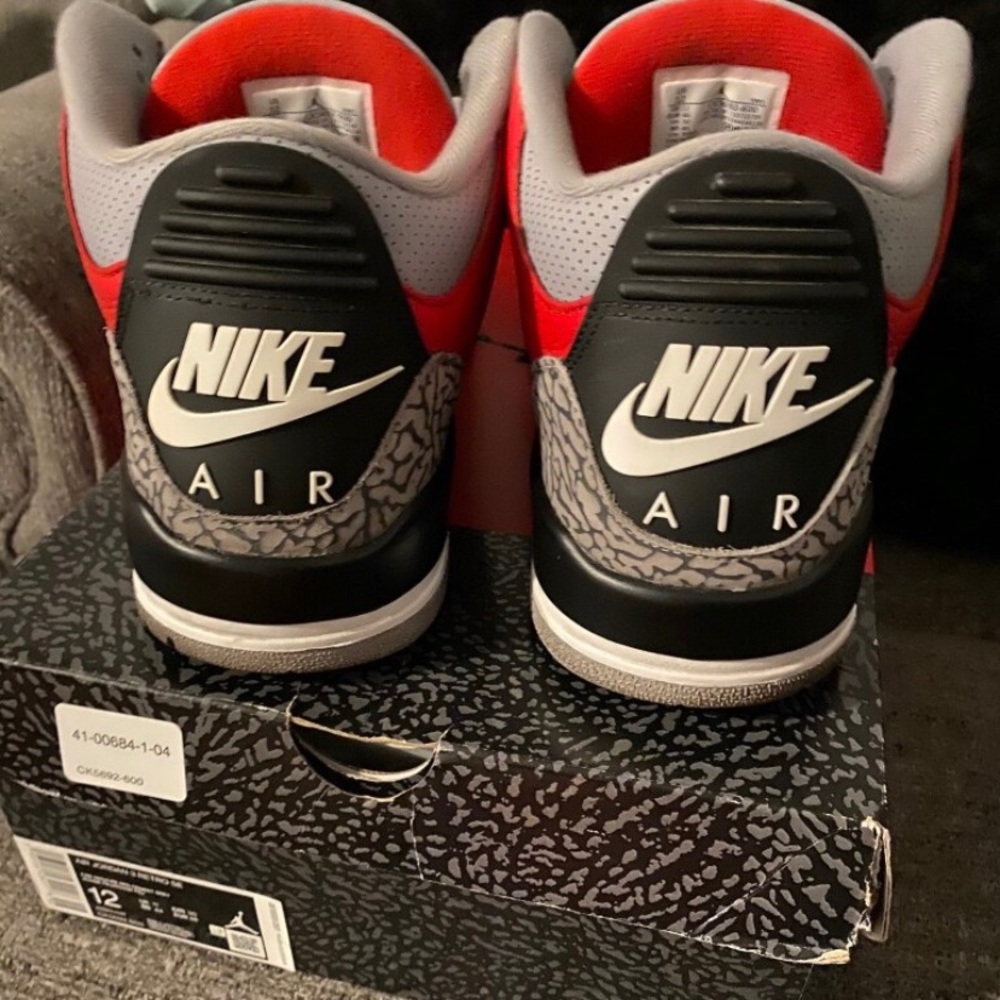 Air Jordan 3s